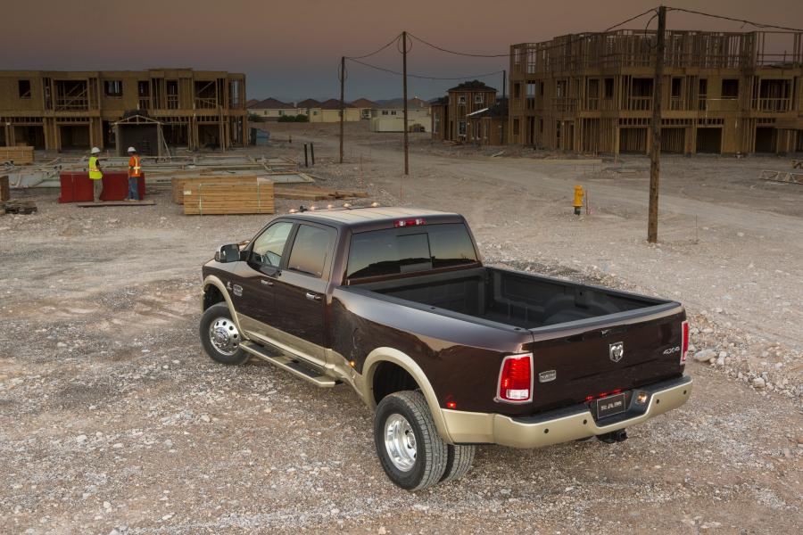  Dodge Ram 3500 Heavy Duty 2013 года  (фото 3 из 12)